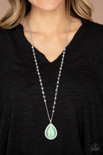Load image into Gallery viewer, Fashion Flaunt - Green Paparazzi Necklace
