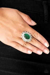 Paparazzi BAROQUE The Spell-green ring