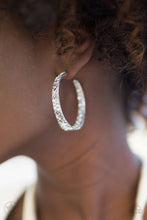 Load image into Gallery viewer, GLITZY By Association silver - Glam4love