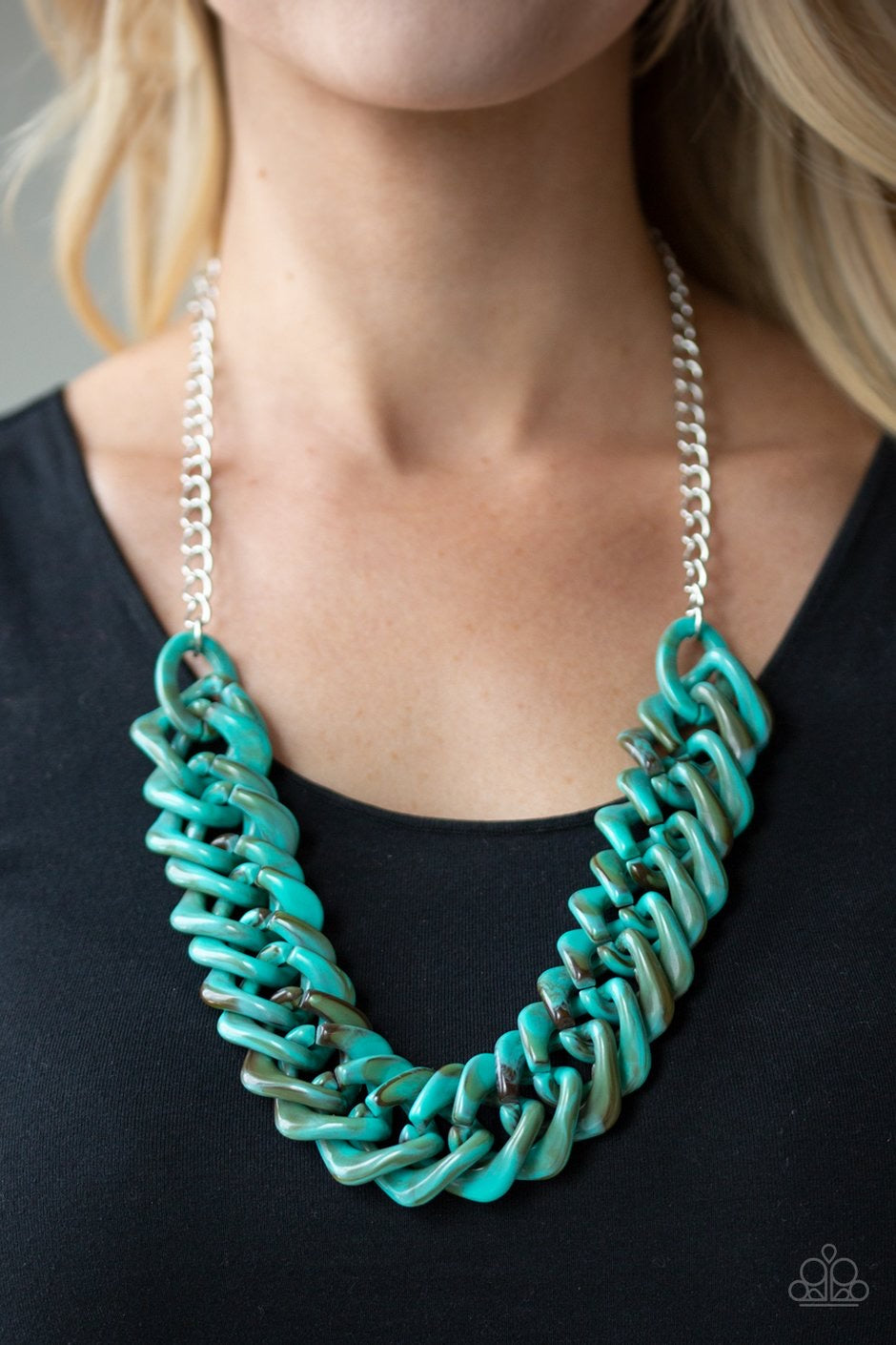 Comin In HAUTE - Blue Paparazzi Necklace