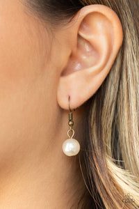 Wall Street Waltz – Paparazzi – Brass Bead and Pearl Necklace